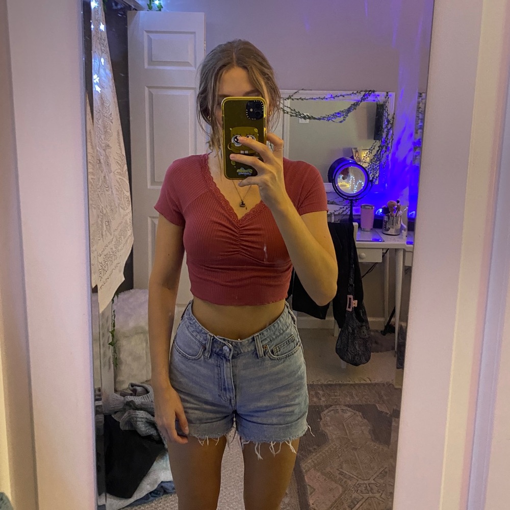pinky/rose colored top